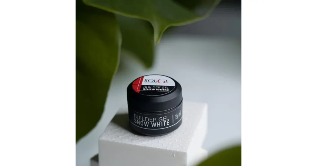 Rouge Nails Snow White Builder Gel 15 ml cool-toned white builder gel for built-in French smile lines, extensions and infills.